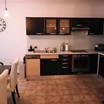 Spacious 8-person In The Heart Of דירה פראג