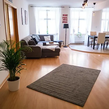 Spacious 8-person In The Heart Of דירה *