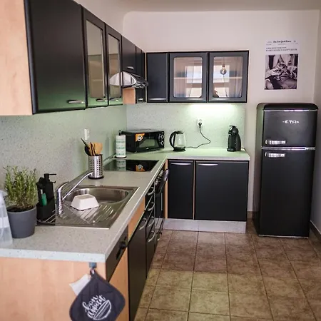Spacious 8-person In The Heart Of Prag